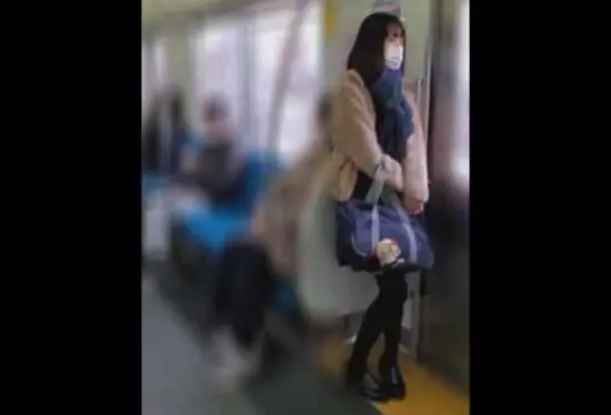 [FC2PPV-3183041] [2004 Grade] Black Hair Knee High ⑤ After School, Insert A Toy In The Toilet And Take The Train To The Station Where The Hotel Is Located