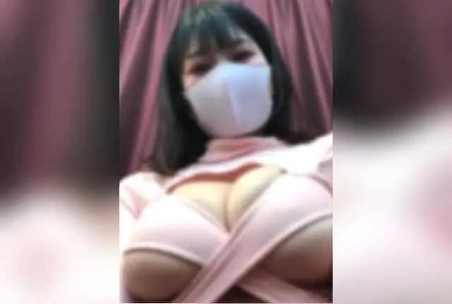 [FC2-PPV-4770685] 20-year-old idol is rubbing her lovey-dovey I-cup with oil and is confused by her first huge breasts nipple orgasm, and her big cock is thrust into a huge cock and impregnation creampie bonus: oil titjob ejaculation. - https://javgods.com