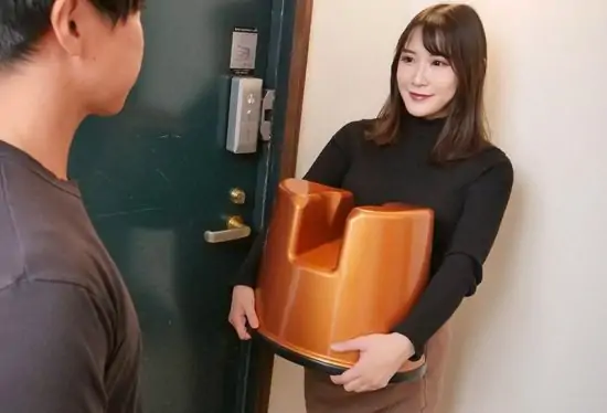 [011726_100-PACO] The Freaky Lady Brings You a Freaky Toy Chair! : Seductive mature beauty with a skillful tongue for authentic soap play at home! …