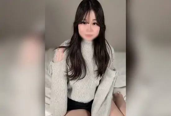 [FC2-PPV-4869199] First shoot with a cute beauty who has one single pubic hair and begs for creampie